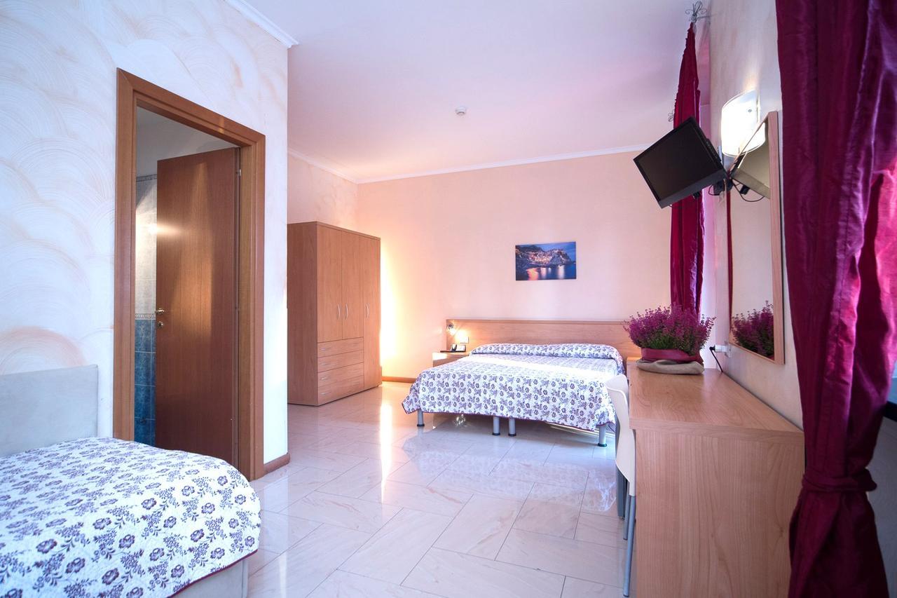 Flora Hotel